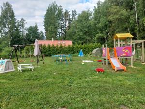Zona de joacă pentru copii de la Plieņciems Urgas Mazais numurs