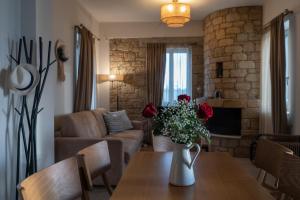 Posezení v ubytování Mythos Villas