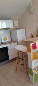 Una cocina o cocineta en Vue sur mer à la Villa Parme