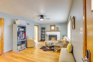 Fotografie z fotogalerie ubytování Charming Arnold Home with Patio and Chicken Coop! v destinaci Arnold