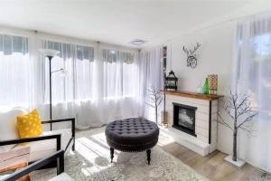 T7 Canoga Park View t7