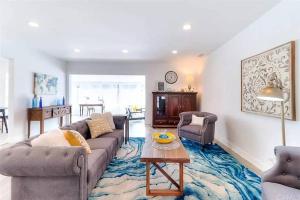 T7 Canoga Park View t7