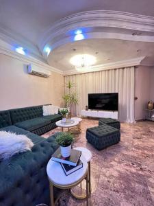 Area tempat duduk di luxury villa