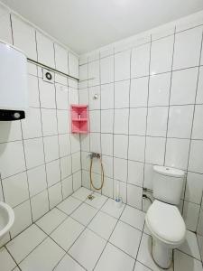 A bathroom at Apart 71