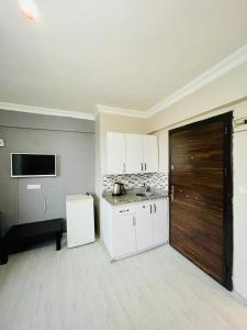 A kitchen or kitchenette at Apart 71