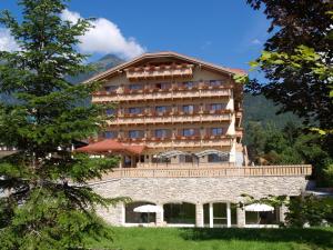 Gallery image of Beverly Hotel in Pinzolo