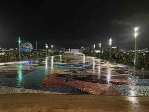 a night view of a square with lights on a street at Casa Vázquez , "Como en casa" , hospédate con nosotros y recibirás una atención personalizada, servicio y confort nos distingue. in Pachuca de Soto