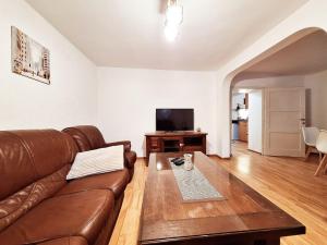 Μια τηλεόραση ή/και κέντρο ψυχαγωγίας στο Melody apartment +13 φωτογραφίες