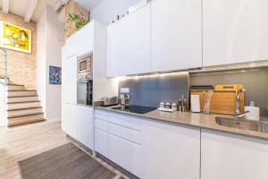 Fotografia z galérie ubytovania Precioso apartamento nuevo en Sevilla Centro 6 PAX WIFI v destinácii Seville