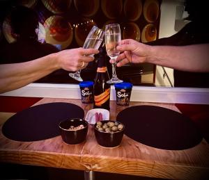 Fotografie z fotogalerie ubytování Love room - love Abella box, location adulte v destinaci Saint-Étienne-au-Mont