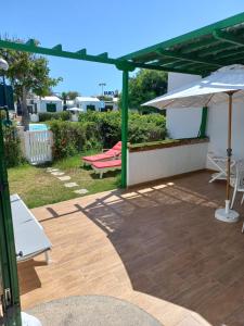 Vonkajšia záhrada v ubytovaní Bungalow Maspalomas, Campo Internacional