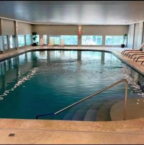 Bazén v ubytovaní Laghetto Resort Golden Gramado alebo v jeho blízkosti