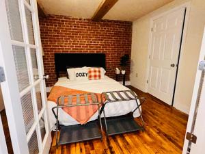 Gallery image of Stylish and convenient downtown apartment in Richmond +12 photos