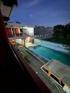 Utsikt mot bassenget på Hotel San Andres eller i nærheten