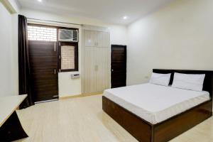 Gallery image of OYO Pinaki Stay Hotel in Noida