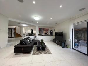 Gallery image of Water Front House in Sydney
