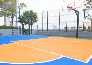 Attività di tennis o squash presso l'appartamento o nelle vicinanze