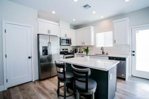 New 2022 Home, Close to Strip