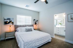 New 2022 Home, Close to Strip