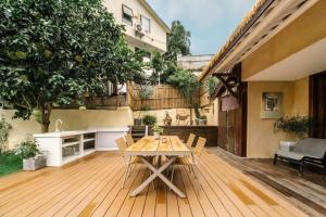 Hangzhou XianQingShan Homestay Westlake的阳台或露台