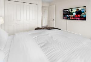 Postel nebo postele na pokoji v ubytování 5 STAR Business Luxury Homeshare