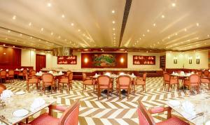 丽景湾酒店泻湖度假酒店餐厅或其他用餐的地方