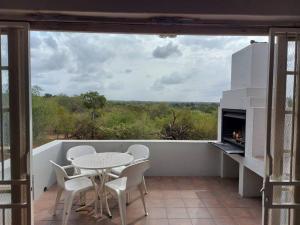 Ban công/sân hiên tại House on Seekoei Road, walking distance from Fence