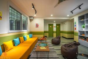 Χώρος καθιστικού στο Zostel Bangalore (Koramangala)