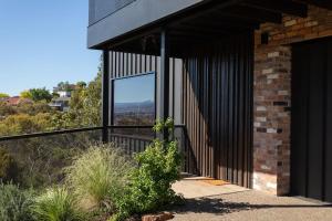 Gallery image of Haven in the Heights - Luxe Design & Sprawling Views in Inveresk