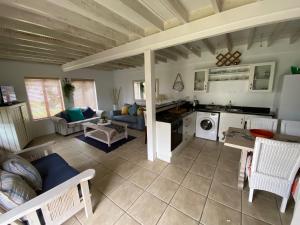 Ruang duduk di The Dunes Resort 80 & 69