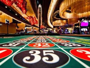 um andar de casino com números num casino em Hotel Avenida Praia em Portimão