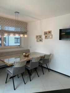 Zdjęcie z galerii obiektu Haus Alp Deluxe w Langenfeld