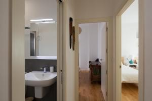 Et badeværelse på Veoapartment Cervantes Terraza + 38 billeder