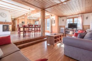 Chalet Eveland - Proche du centre-ville - Calme TV 또는 엔터테인먼트 센터