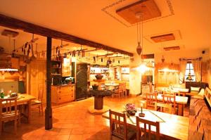 Un restaurante o sitio para comer en Kürbishof Gartner