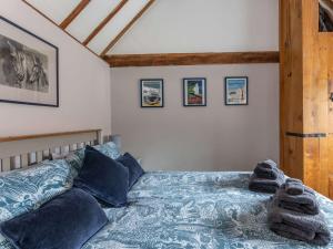 Katil atau katil-katil dalam bilik di 1 bed in Ashdown Forest 88488