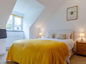 Lova arba lovos apgyvendinimo įstaigoje 3 Bed in Looe 51029