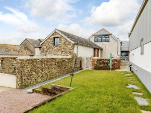 an image of a house with a yard at 2 Bed in Umberleigh 54354 in Atherington