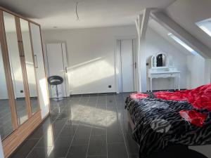 Ένα ή περισσότερα κρεβάτια σε δωμάτιο στο Penthouse wohnung ultra exlusive +15 φωτογραφίες