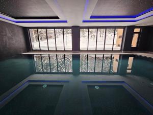 Bazén v ubytování Zlatni Javor, Apartment 408 nebo v jeho okolí