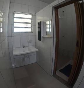 Vonios kambarys apgyvendinimo įstaigoje Sítio Elo Perdido Guararema