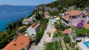 Una vista aérea de Luxury Villa Hvar Carpe Diem with private pool by the sea