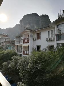 Nespecifikovaný výhled na hory nebo výhled na hory při pohledu z hostelu + 20 fotografií