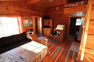 Ruang duduk di Villa Mäkivaski