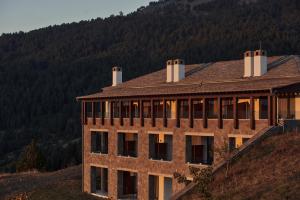 Nespecifikovaný výhled na hory nebo výhled na hory při pohledu z hotelu