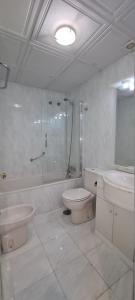 Kúpeľňa v ubytovaní Apartamentos Nerja Bahia