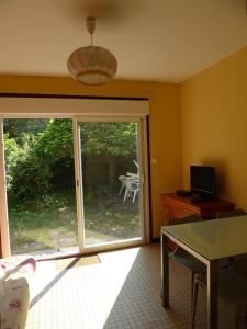 Zdjęcie z galerii obiektu Sanguinet Adorable petite maison proche du Lac du Pavillon w mieście Sanguinet