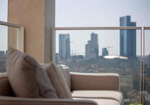 Imagen de la galería de Modern flat 16th floor - Terrace with skyline view, en Milán