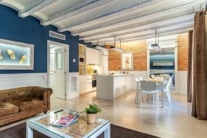 Kuchyň nebo kuchyňský kout v ubytování Enjoybcn Colon Apartments