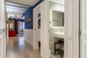 Fotografie z fotogalerie ubytování Enjoybcn Colon Apartments v destinaci Barcelona